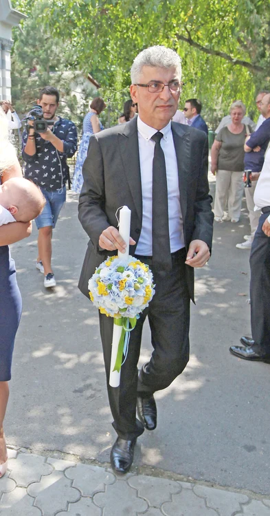 Silviu Prigoană se simte ca un adolescent după ce a ajuns la 70 de kilograme. Afaceristul şi-a schimbat hainele şi şi-a dat jos mustaţa