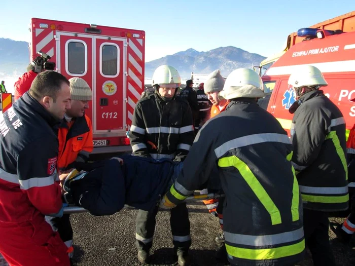 UNa dinter victime a fost transportată la spital FOTO ISU Braşov