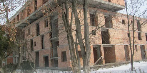 Lucrări abandonate în ștrandul miliardarului Vasile Țânțaș