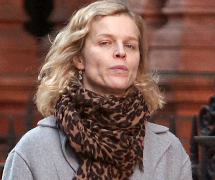 Eva Herzigova nu s-a deranjat să-și ascundă imperfecțiunile tenului