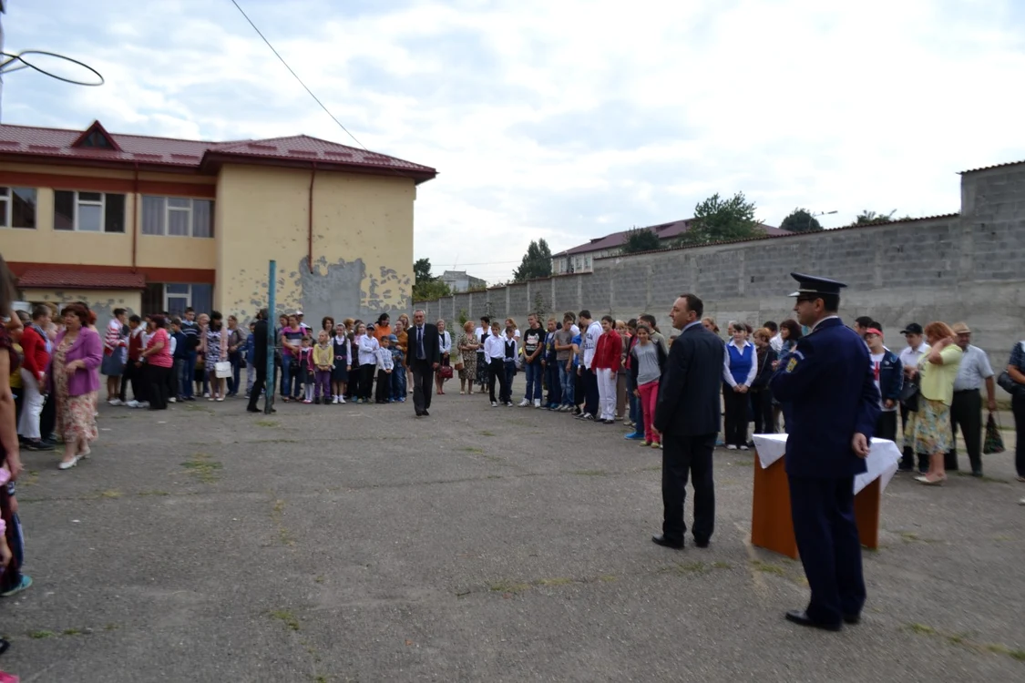 Început de an şcolar pentru copii de la Şcoala Specială „Maria Montessori“  FOTO Mircea Merticariu
