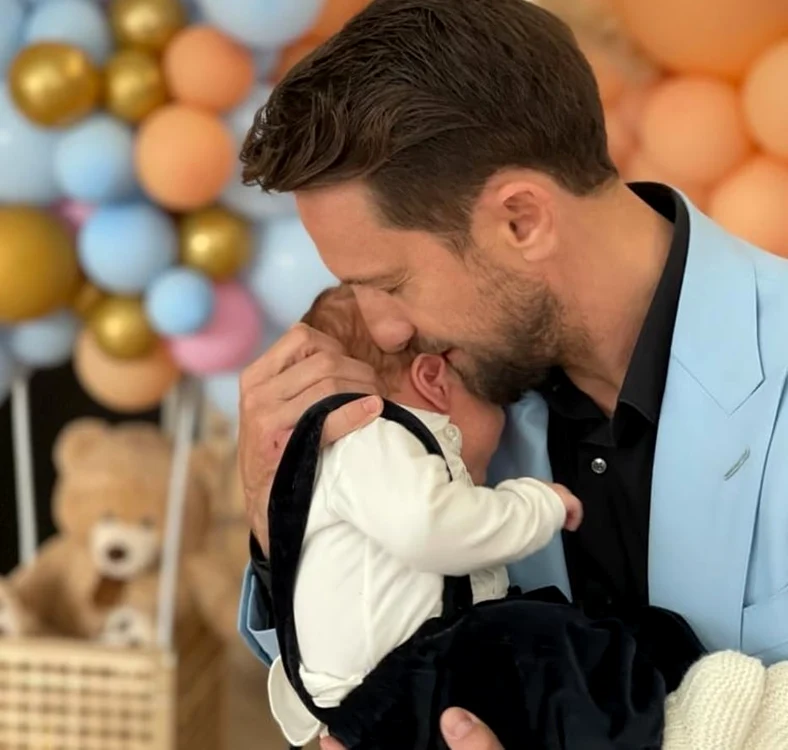 Dani Oțil și-a botezat băiatul duminică, 24 octombriefoto: arhiva personală/Instagram