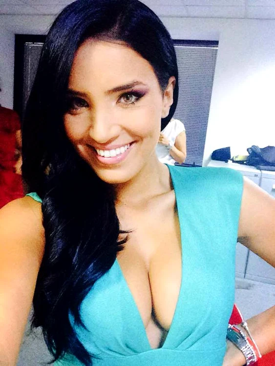 
    Adelina Pestriţu a petrecut cu gaşca de la Kanal DFoto: Facebook  