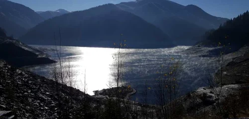 lacul gura apelor retezat foto daniel guta adevarul