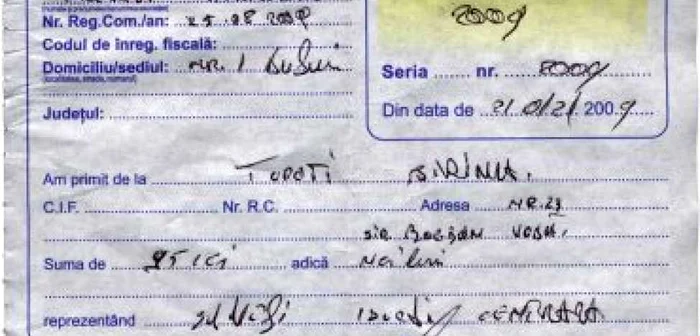 Braşov: Braşoveancă păgubită de doi bărbaţi „de la Gaz“