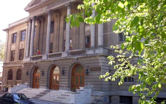 Ministerul Educaţiei caută inspectori şcolari pentru şase judeţe