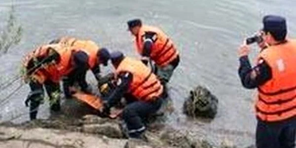 Cadavrul plutea pe apă în zona viaductului Bahna