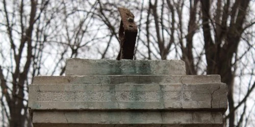 statuie furata