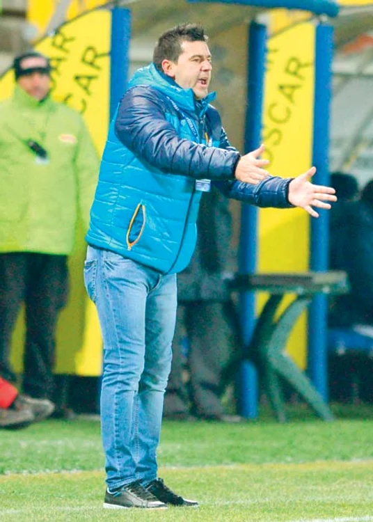 
    Cosmin Contra  s-ar întoarce să  antreneze în  Spania după o  pauză de 2 ani  