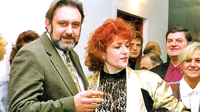 Alături de Virgil, fostul ei soţ