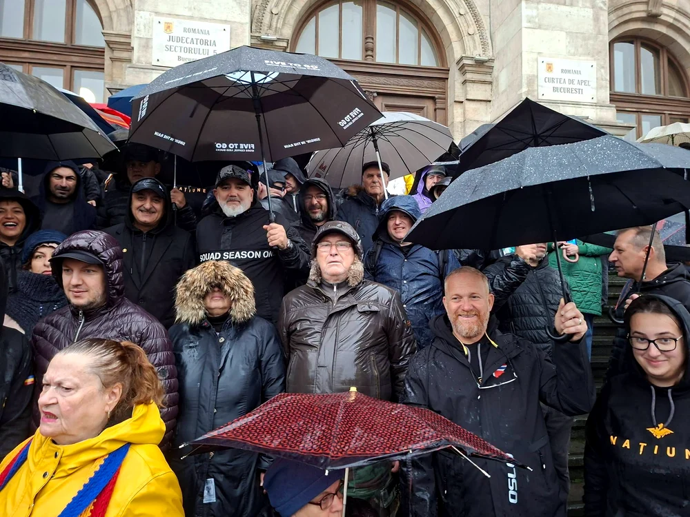 Susținătorii lui Călin Georgescu