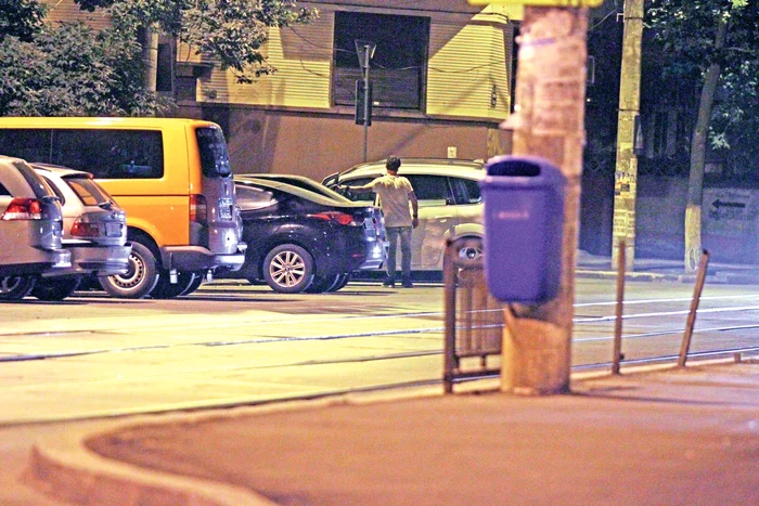 În jurul orei 23.00, Răzvan intra în blocul unde Lidia are închiriat un apartament