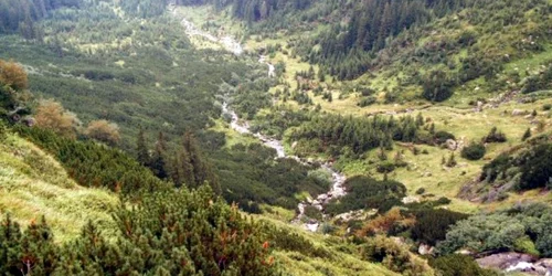 Munţii Făgăraş sunt de o frumuseţe rar întâlnită