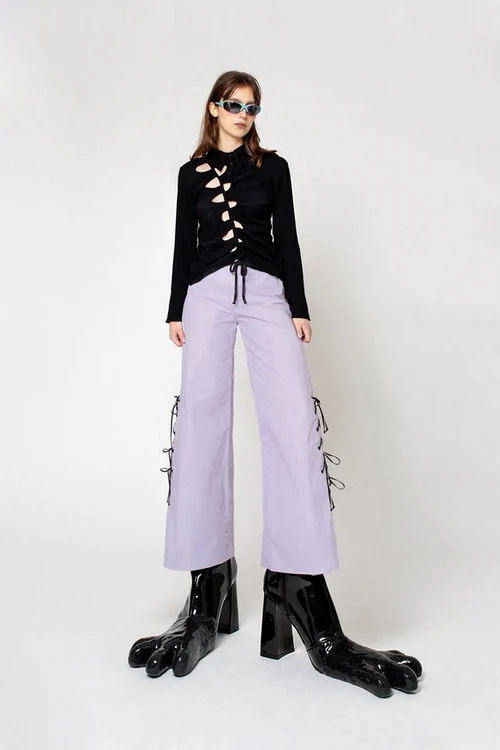 
    Cizmele de "monstru", create de Beate Karlssonfoto: Profimedia  