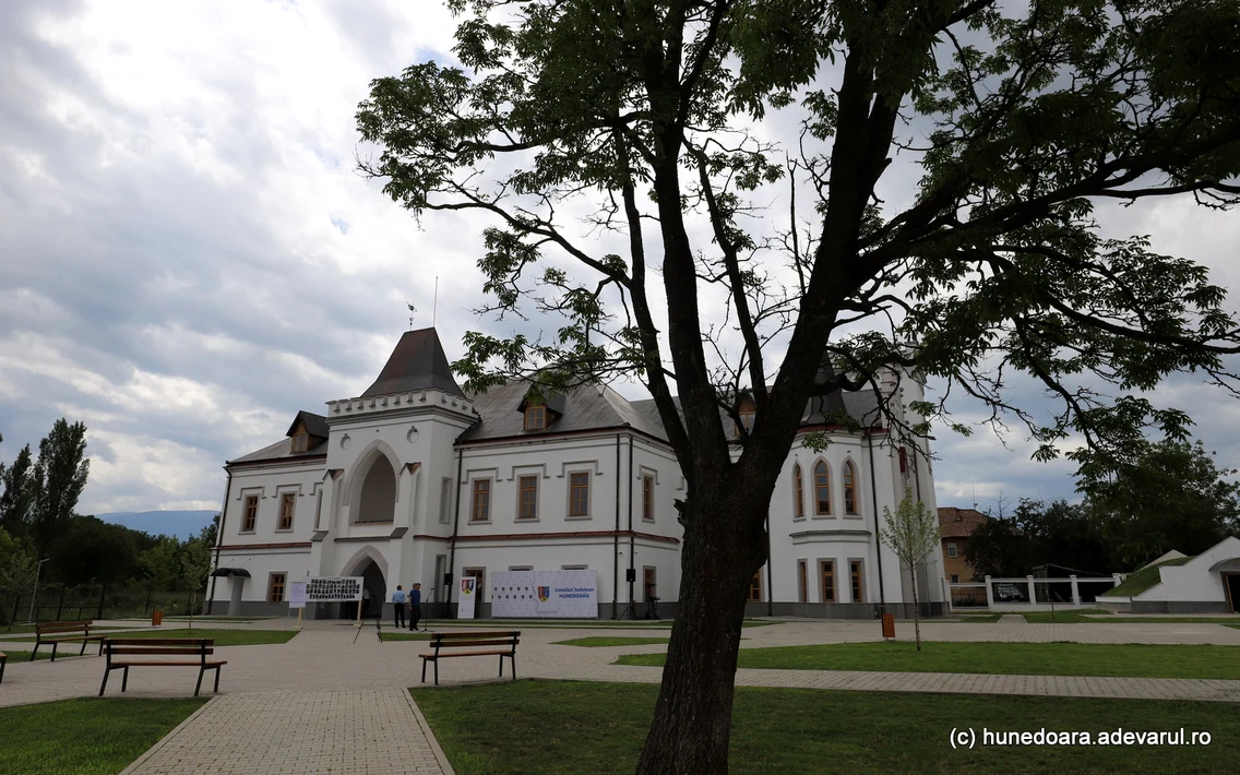 Castelul Nopcsa din Săcel, Hunedoara  Foto Daniel Guță  ADEVĂRUL (33) JPG
