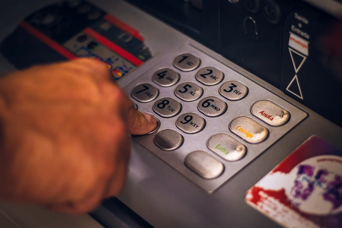  Infractorii au eșuat la ultimul bancomat vizat. FOTO Pexels