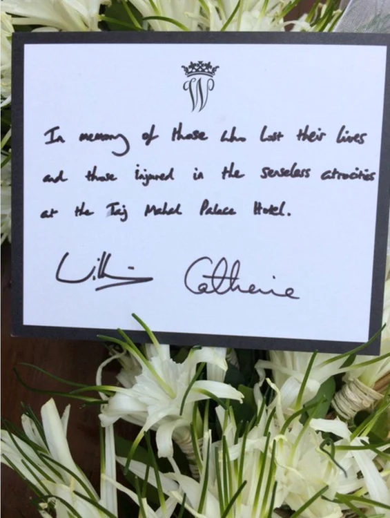 Ducele și Ducesa de Cambridge au adus un omagiu victimelor atacului terorist din Mumbai