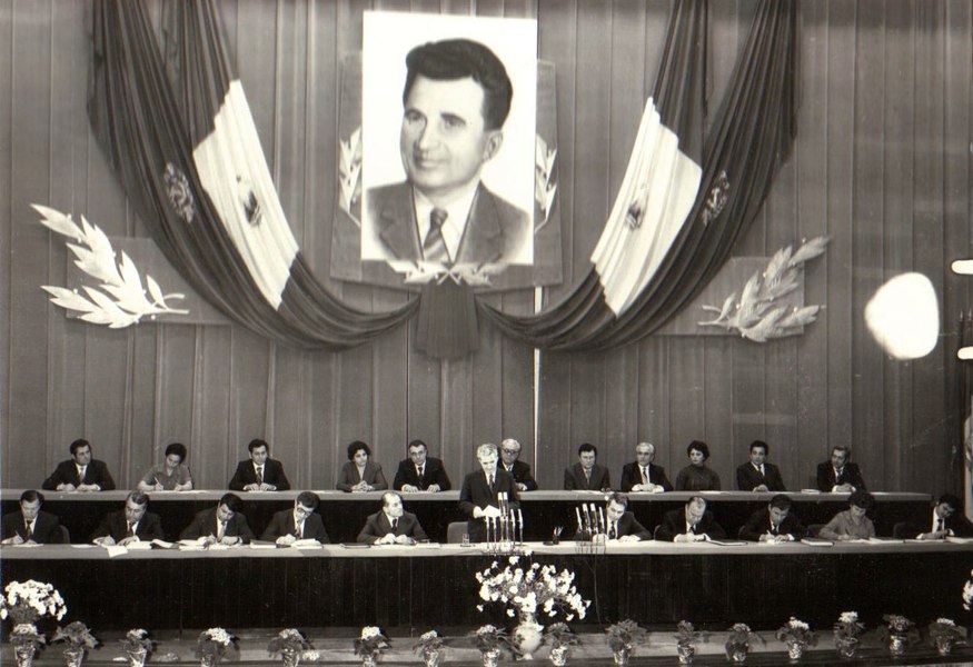Ce știu tinerii români din zilele noastre despre vremurile ,,tovarăşului" Ceauşescu. Cum îl percep ei pe fostul dictator