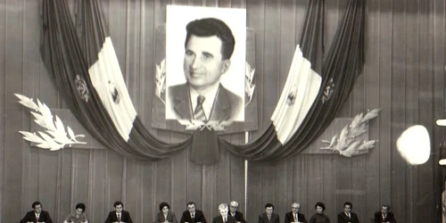 Nicolae Ceaușescu vorbește la adunarea generală a oamenilor muncii de la Întreprinderea „23 August” din Capitală, la 13 februarie 1979 (© „Fototeca online a comunismului românesc”, cota: 8/1979)