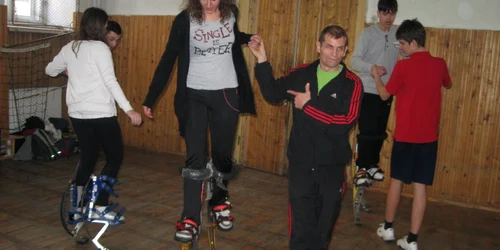 Elevii de la "Lenau" au fost încântaţi să facă sport pe picioroange