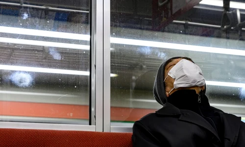 Numărul deceselor provocate de coronavirus a trecut de 2 900 jpeg