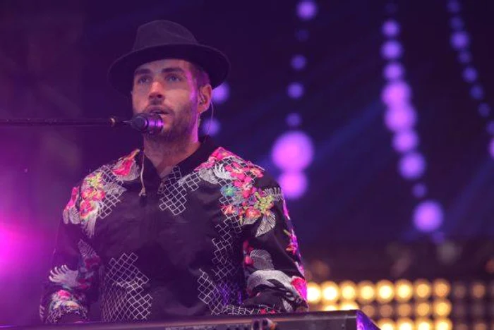 
    Bucureștenii nu s-au speriat de ploaieFoto: Dorin Constanda  