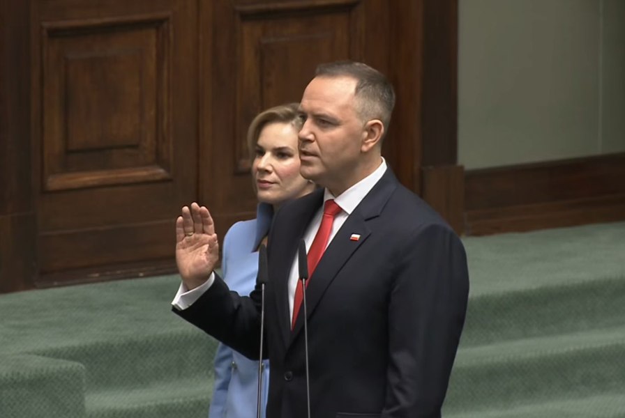 Karol Nawrocki, discurs inaugural suveranist în calitate de președinte al Poloniei: „Nu migrației ilegale, nu monedei euro”
