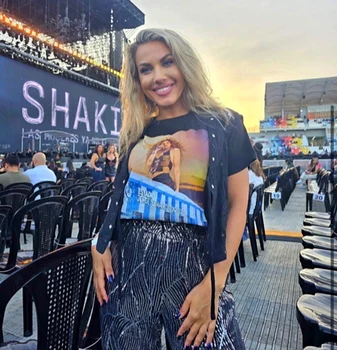 Amna, la concertul Shakirei din San Salvador foto: Instagram 