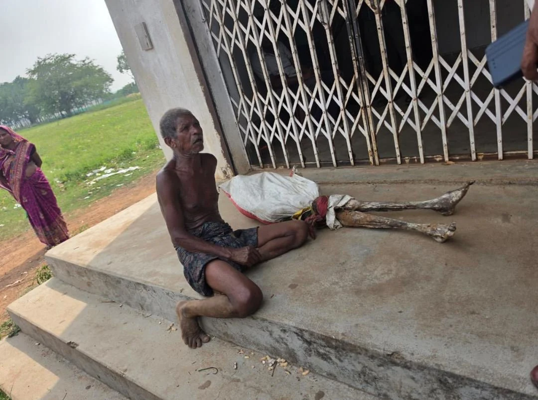 Caz macabru care a stârnit indignare: un bărbat a cărat cadavrul în putrefacție al surorii la o bancă pentru a-i dovedi moartea