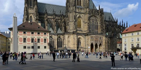 Catedrala St Vitus din Cetatea Praga - Cehia Foto en wikipedia org