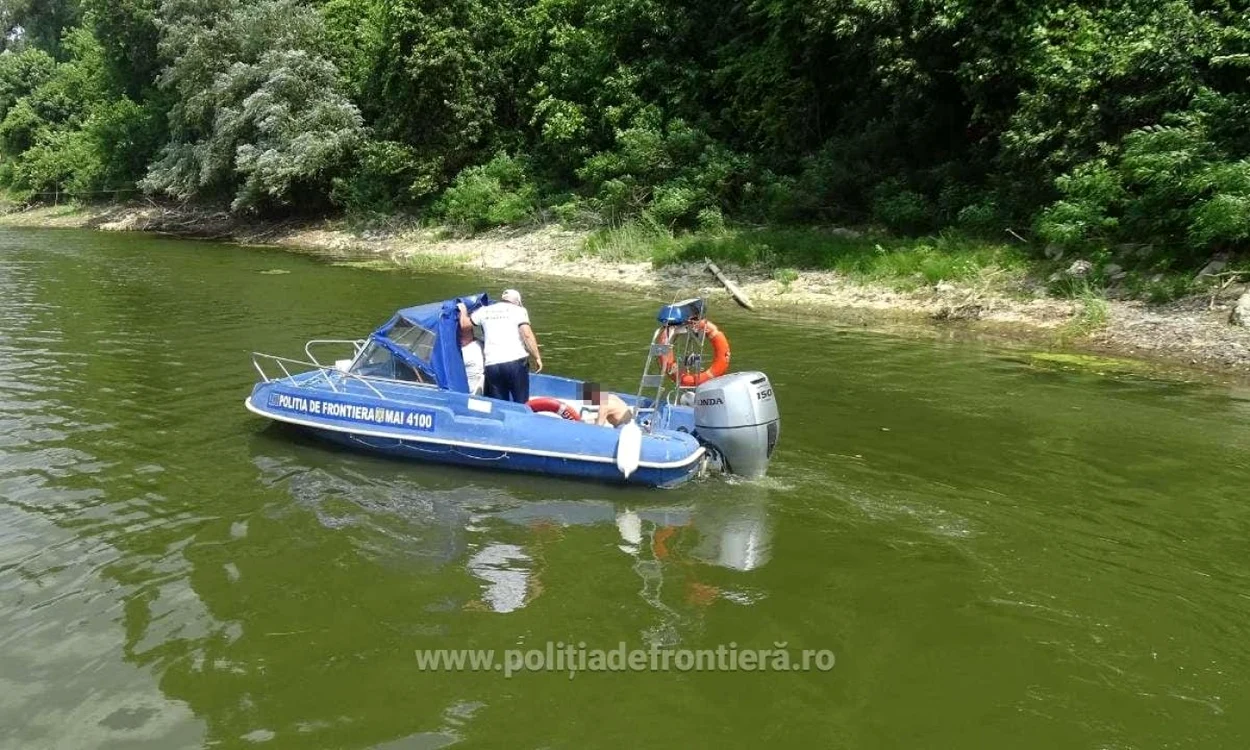 Migrant salvat de la înec FOTO Poliţia de Frontieră