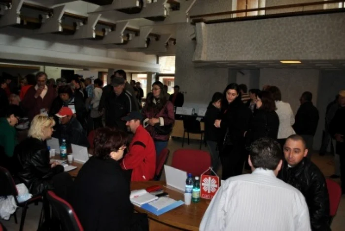 Din 433 de posturi disponibile, 40 erau destinate persoanelor su studii superioare