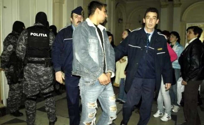Familiile hunedorenilor arestaţi i-au susţinut pe aceştia la tribunal.