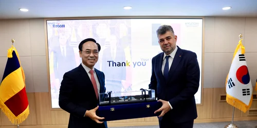 Marcel Ciolacu, vizită la Portul Busan din Republica Coreea FOTO: Facebook Marcel Ciolacu