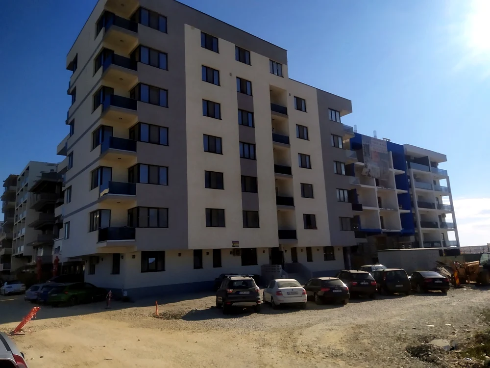 Așa arată blocul în care Mihai Trăistariu deține locuințele