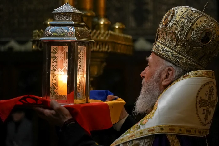 Lumina Sfântă FOTO: Arhiepiscopia Dunării de Jos