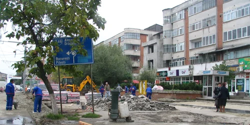 Pavelarea trotuarelor s-a numărat printre lucrările majore din Slatina