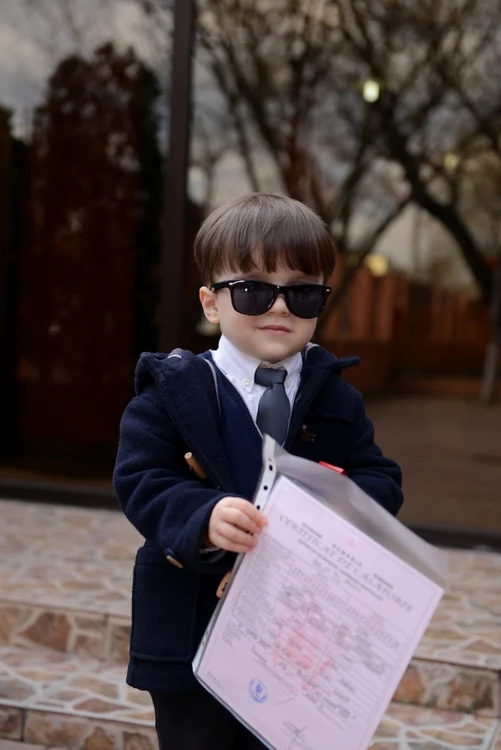 Micuțul Tedi a asistat la cununia civilă a părinților lui