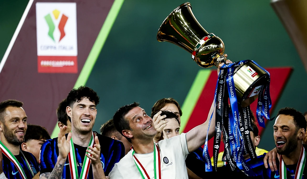 Cristi Chivu a savurat din plin câștigarea Cupei Italiei (FOTO: EPA)