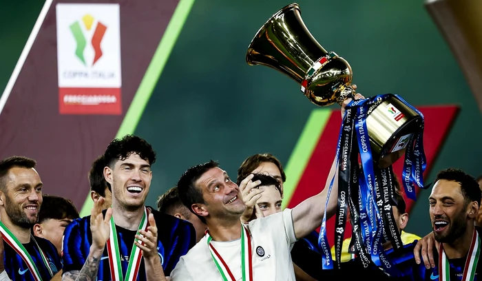 Cristi Chivu a savurat din plin câștigarea Cupei Italiei (FOTO: EPA)