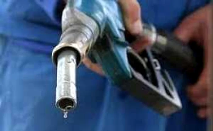 Carburnaţii se vor scumpi după 1 ianuarie 2013