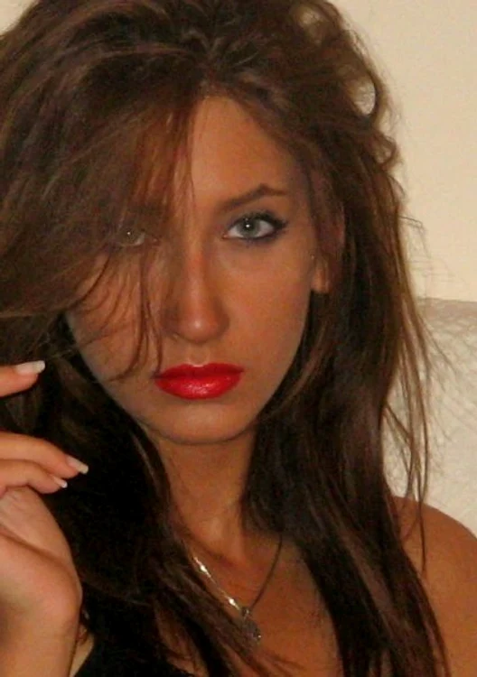 
    Ioana Dichiseanu a divorţat, în luna noiembrie, de grecul Ilias Makos, încheind astfel o relaţie de aproape 9 aniFoto: arhivă personală  