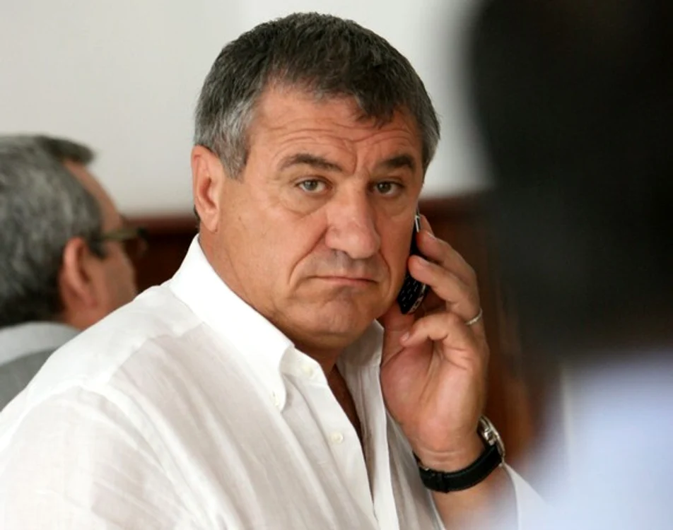  Victor Becali ar fi lovit un bărbat care parcase pe proprietatea sa Foto: Arhivă