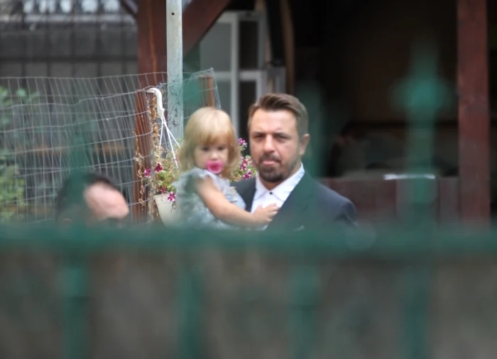 Horia Brenciu a stat cu fetiţa lui, Mina, înainte de cununia religioasă