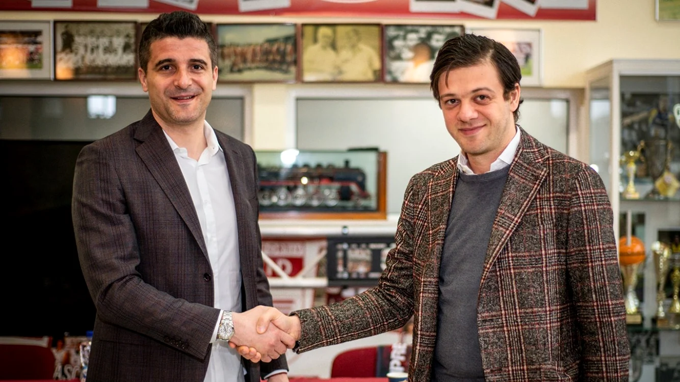 Daniel Niculae (preşedinte) şi Victor Angelescu (finanţator) au contribuit la promovarea Rapidului