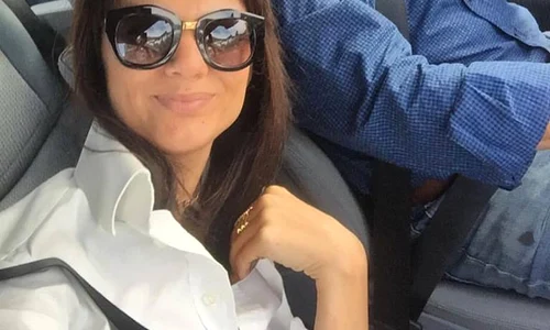 Malvina Cservenschi alături de tatăl ei, la Londra jpeg