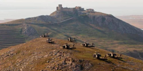 Avioane de luptă americane la Babadag Enisala Dobrogea Tulcea Sursa Facebook 3rd Combat Aviation Brigade - 3rd Infantry Division (3 CAB 3 ID) Autor Cpt Justin Reynolds