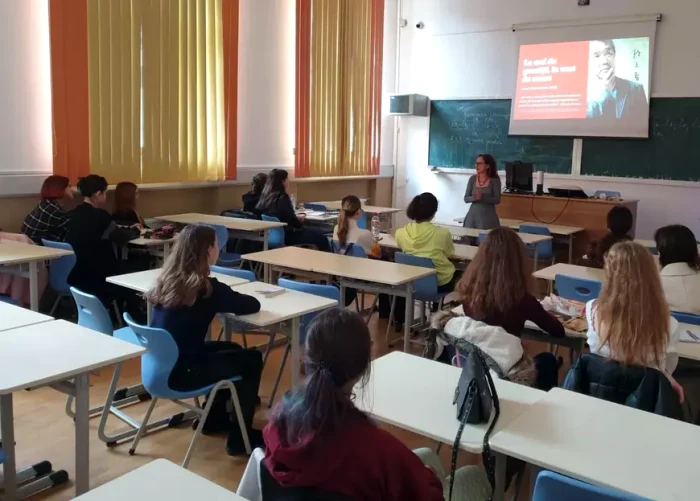 Anda-Irina Sturza predă filosofie în capitală / FOTO: arhivă personală