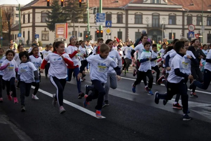 Crosul 15 Noiembrie se ţine cu doi alergători FOTO Bună ziua, Braşov!