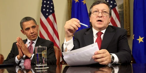 FOTO REUTERS: Preşedintele american Barack Obama şi şeful Comisiei Europene, Jose Manuel Barroso